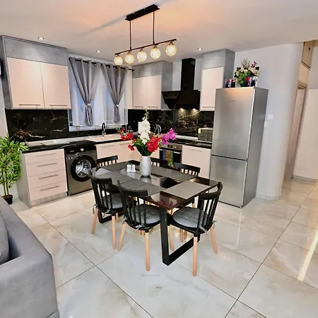 דירה Harmony Seaside House